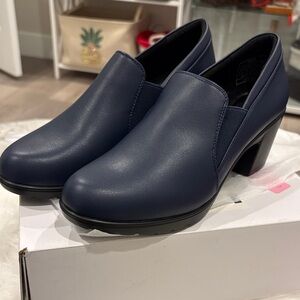 NIB DreamPairs 8.5 Women's Navy Leather Heeled Loafers Pumps Shoes